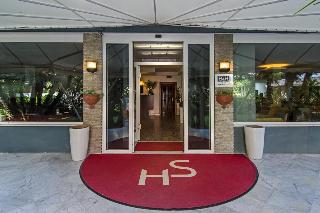 Hotel Scandinavia Marina di Massa Kültér fotó