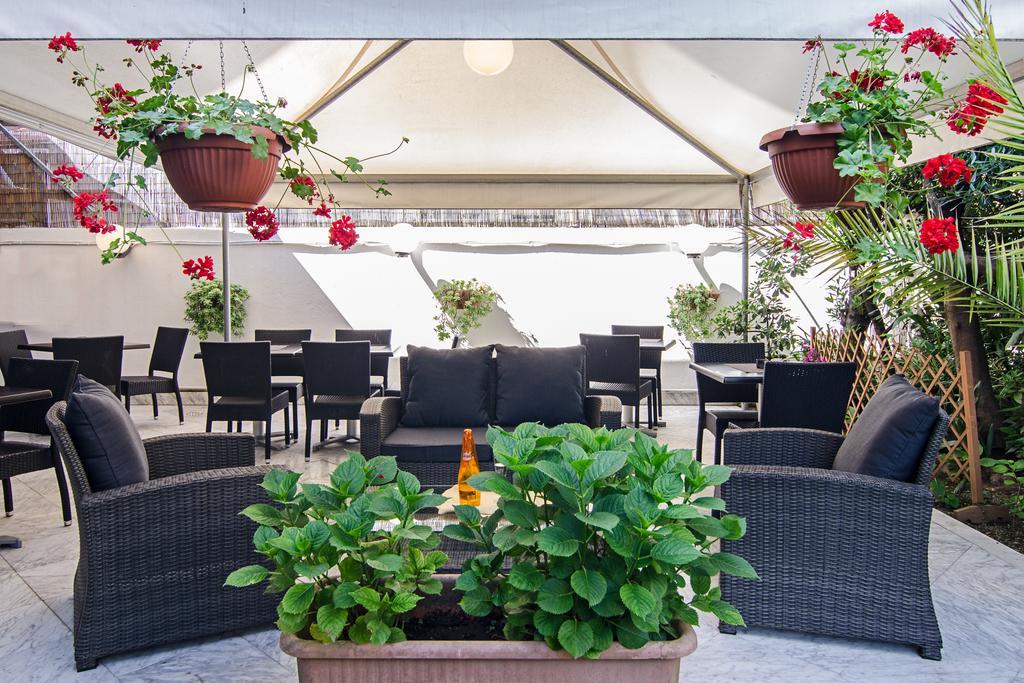 Hotel Scandinavia Marina di Massa Kültér fotó